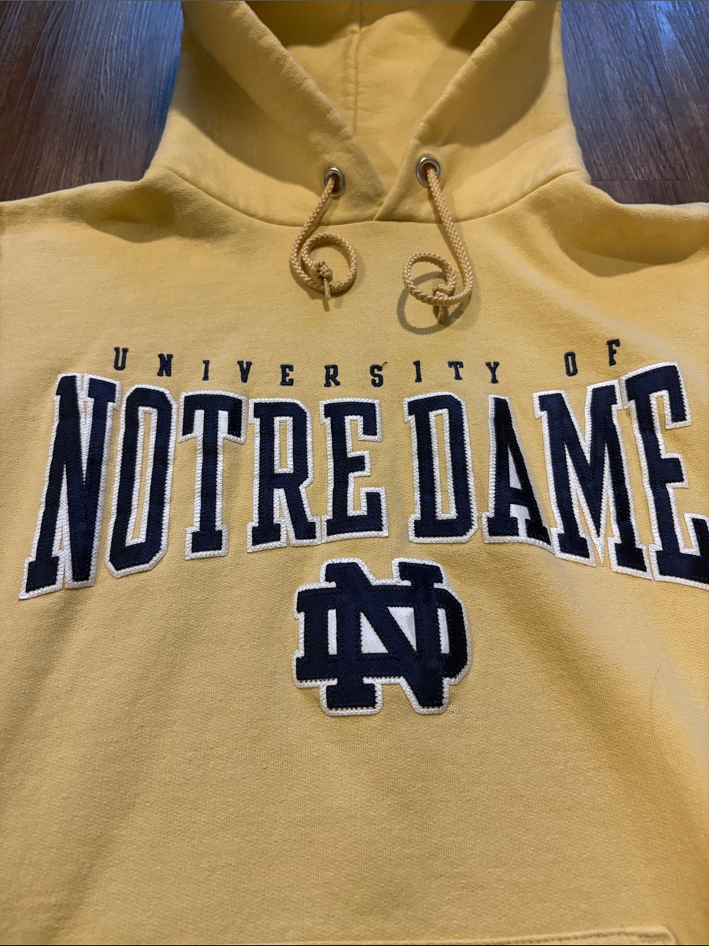 Champion men’s medium University of Notre Dame stitched hoodie - Picture 3 of 8